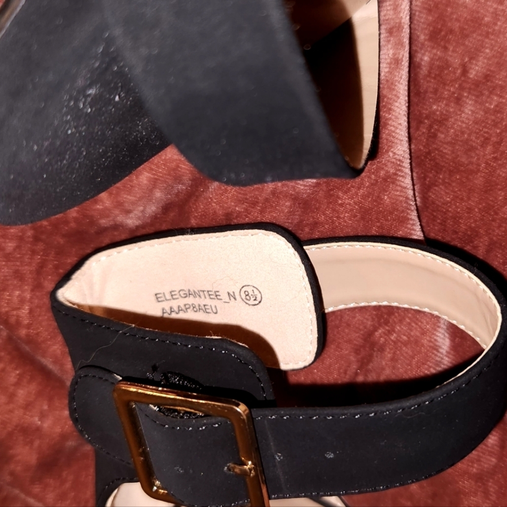 Dream Pairs 8.5 Black Velvet High Heels - Picture 6 of 7